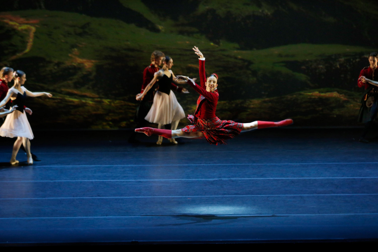 taZ – Curtain Up! 2024 – Premiere. Foto: Ida Zenna Photos from the Premiere of the dance performance «Curtain Up» 2024