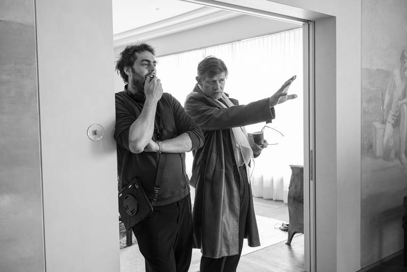 pascal_mora.jpeg Luca Riebler (links) und Marcus Signer (rechts) auf dem Drehset zu "Philip Maloney" ©Pascal Mora