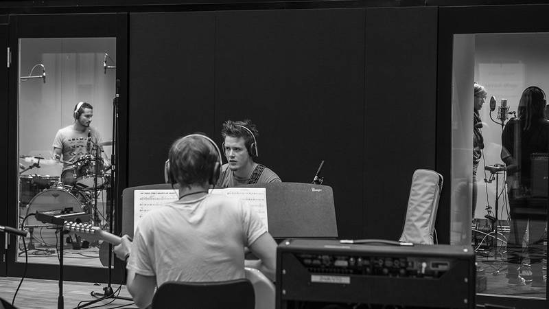 tonstudio_1280x720.jpg Picture PreCollege Music, Sound Engineering