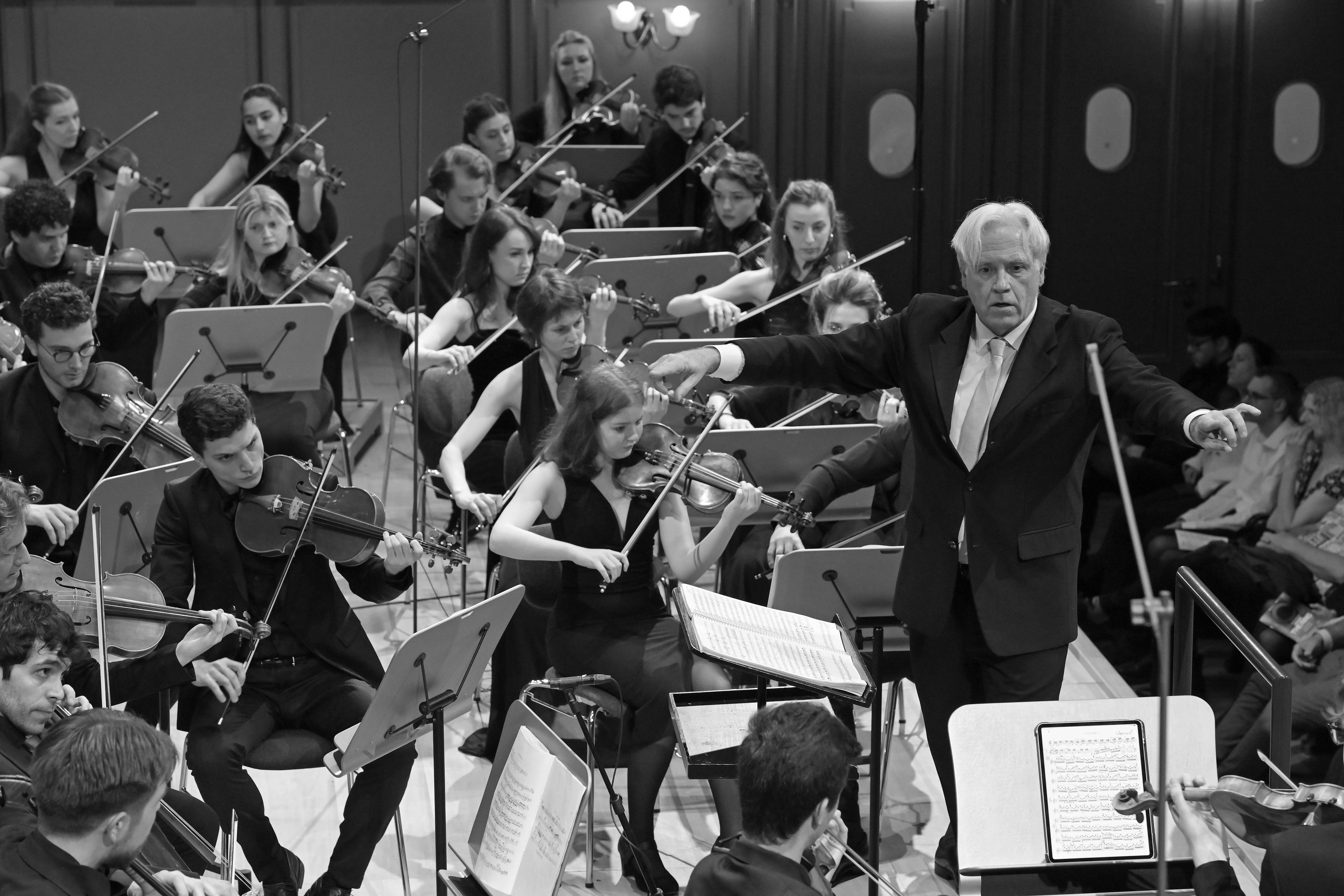 Wagner – Ring decorative image