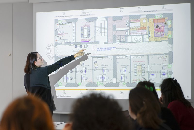 _dsc4592.jpg Exhibiting and Making Public